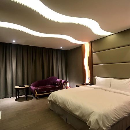 Moni Motel Pingzhen Dış mekan fotoğraf